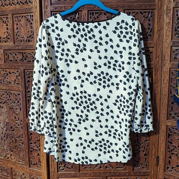 Black Rainn Apple Blouse - Size Medium 🩷 - Picture 4 of 4